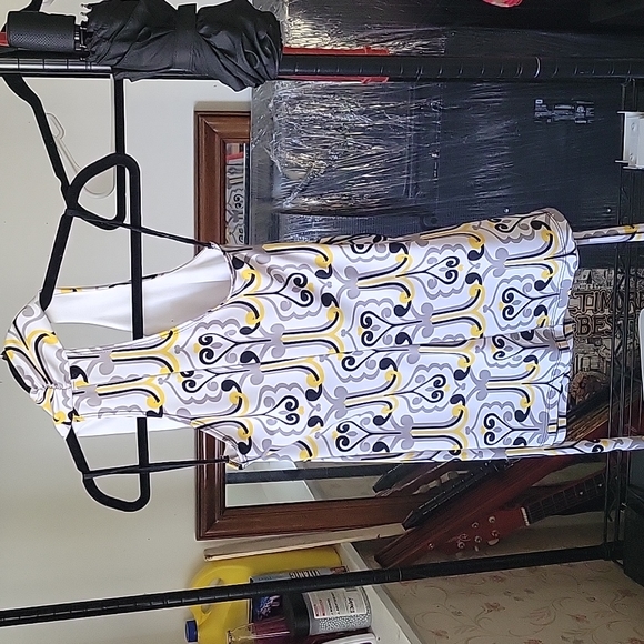 Top - Picture 2 of 2